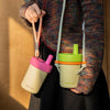 Botella de agua para niños de acero inoxidable, correa y tapa botón, diseño portátil y seguro para viajes, verde matcha