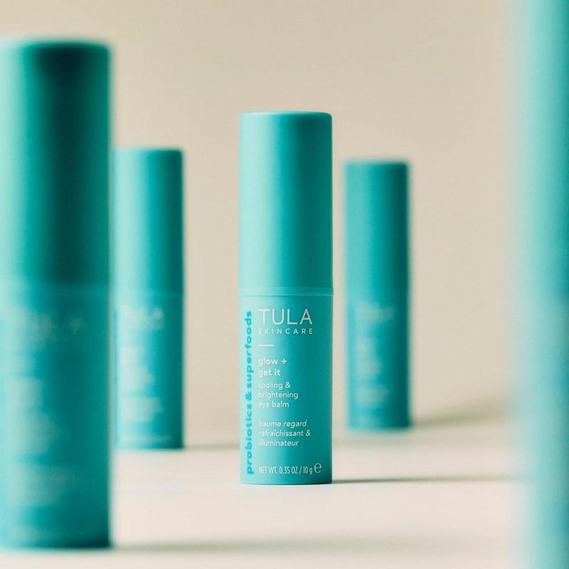 Bálsamo Para Ojos Tula Glow & Get It, Hidrata E Ilumina Área Debajo De Ojos, Trata Ojeras, Portátil Y Perfecto Para Usar En Movimiento, 10g