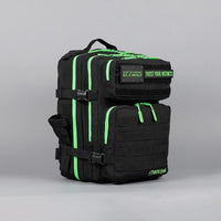 WOLFpak Mochila 25L negro verde neón, resistente al agua, personalizada con parches, ideal para viajes y uso diario