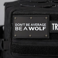 WOLFpak Mochila Negro Alpha de 25L resistente al agua, ideal para viaje o uso diario, con compartimento seguro y personalizable