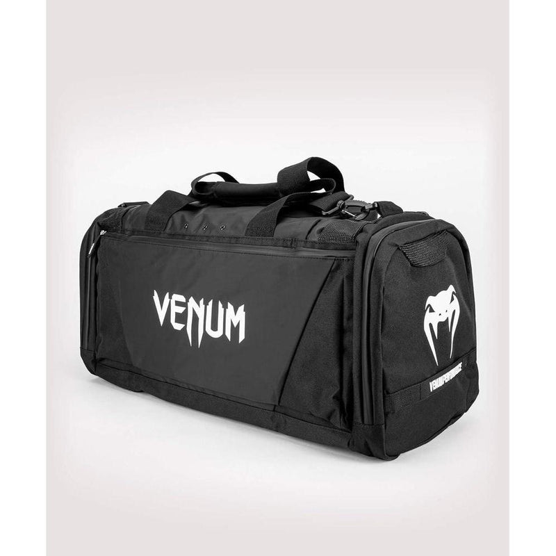 Bolsa deportiva Trainer Lite Evo de Venum con gran compartimento y ventilación óptima, ideal para deportes