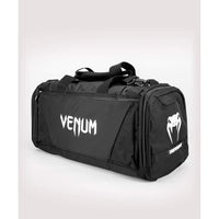Bolsa deportiva Trainer Lite Evo de Venum con gran compartimento y ventilación óptima, ideal para deportes