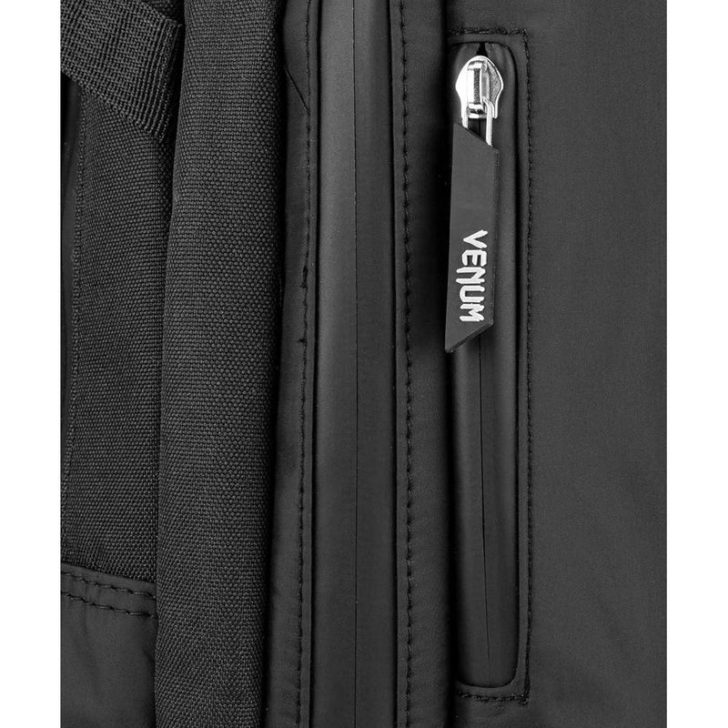 Mochila Venum Challenger Pro Evo, diseño clásico, resistente al agua, ideal para deportes de combate