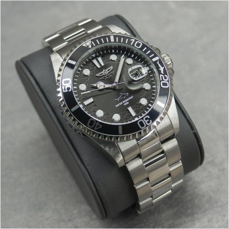 Invicta Pro Diver 30026 Reloj de cuarzo para hombre con caja de acero inoxidable y esfera negra