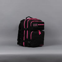 Mochila WOLFpak, versátil y resistente al agua, ideal para viajes o uso diario, con capacidad de personalización y compartimento para laptop