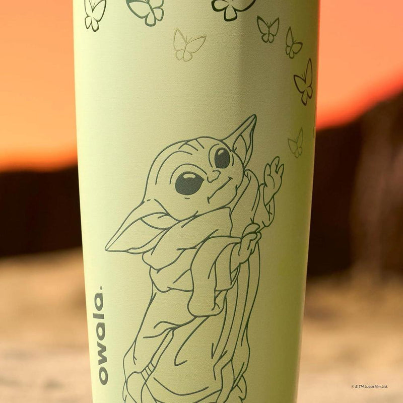 Owala Star Wars FreeSip Sway Botella Acero Inoxidable con Boquilla Doble y Popote, BPA Libre, Hermética, Color GroGu