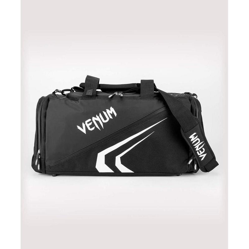 Bolsa deportiva Trainer Lite Evo de Venum con gran compartimento y ventilación óptima, ideal para deportes