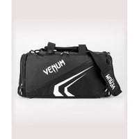 Bolsa deportiva Trainer Lite Evo de Venum con gran compartimento y ventilación óptima, ideal para deportes