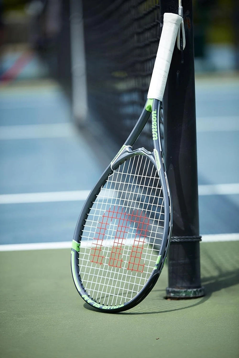 Raqueta de tenis Wilson Tour Slam para adultos, con tecnología Volcanic Frame para mayor potencia y estabilidad