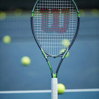 Raqueta de tenis Wilson Tour Slam para adultos, con tecnología Volcanic Frame para mayor potencia y estabilidad