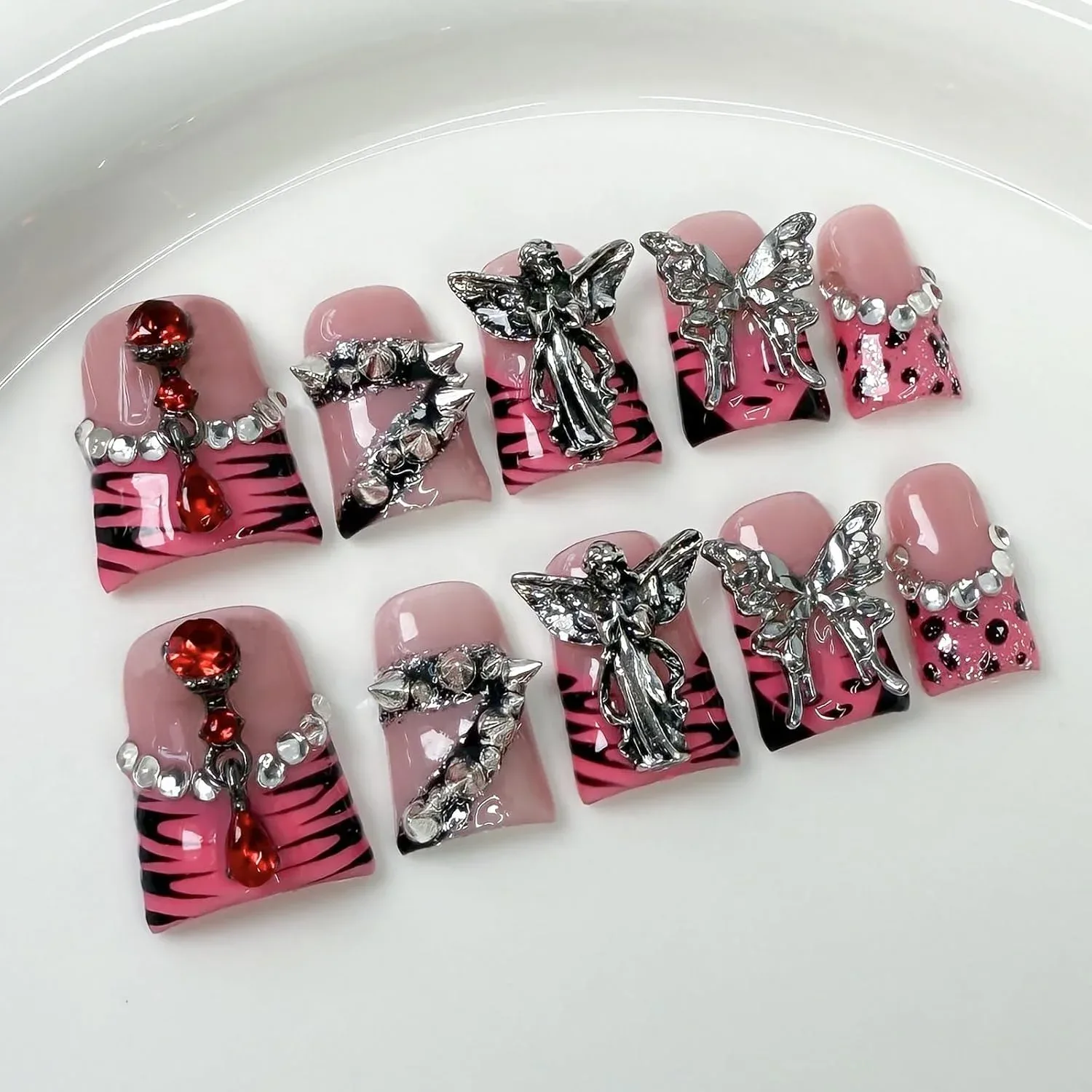 Uñas postizas cortas Duck Press On Brkykgk 3D Gothic con pinchos y brillantes 10 piezas