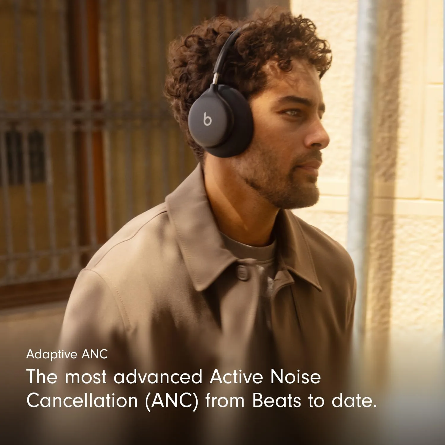 Beats 360 - Black Over-Ear Headphones with Black Performance Knit Cushions