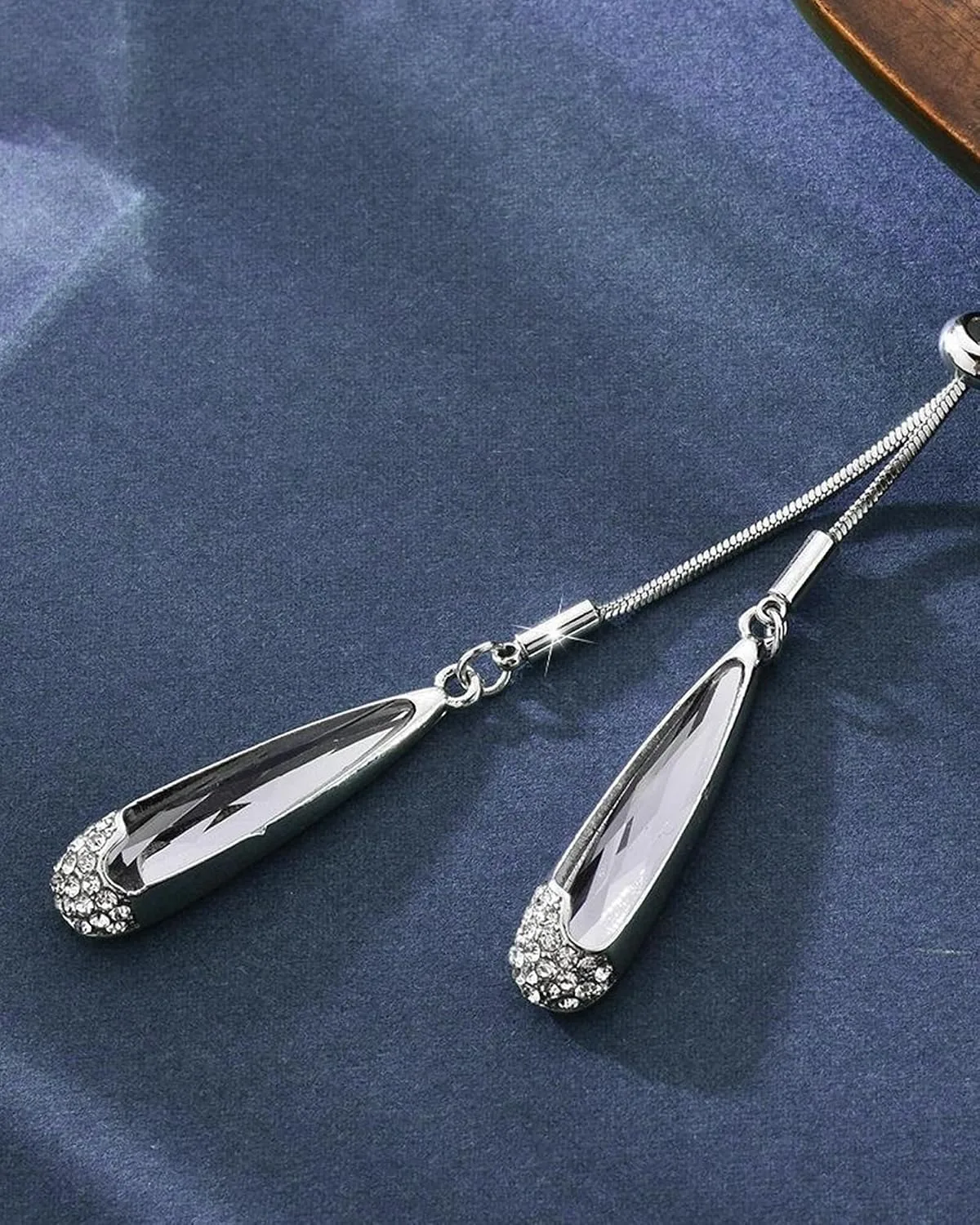 Silver Water Drop Necklace for Women Trendy Long Silver Lariat Necklace Adjustable Y Shaped Sweater Necklaces Fall Winter Outfit Jewelry Accessories