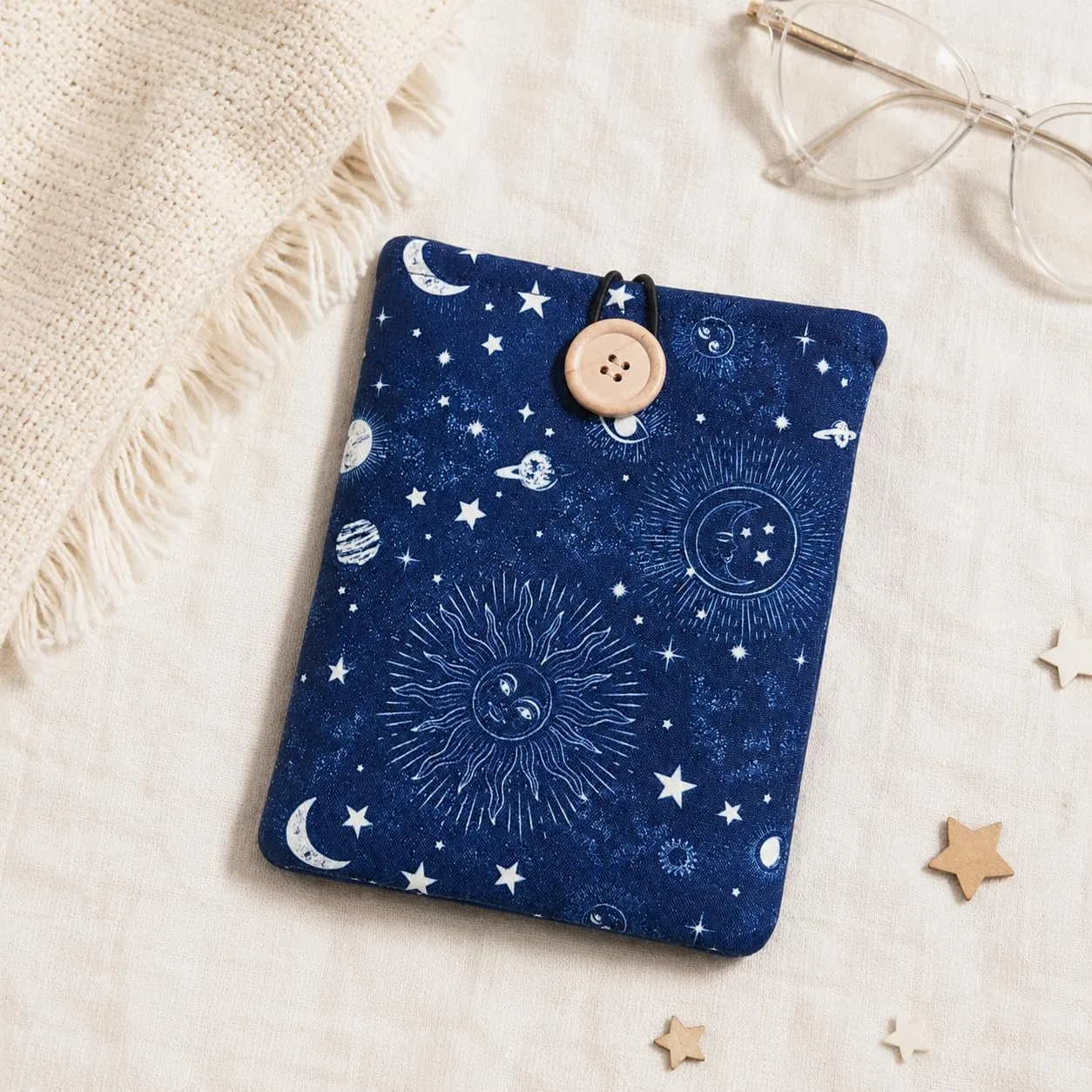 E-Reader Sleeve - Compatible with Kindle Paperwhite/Basic (6''), Paperwhite (6.8'') & (7''), Kobo Clara - Linen and Cotton Padded E-Reader Cover (Celestial)