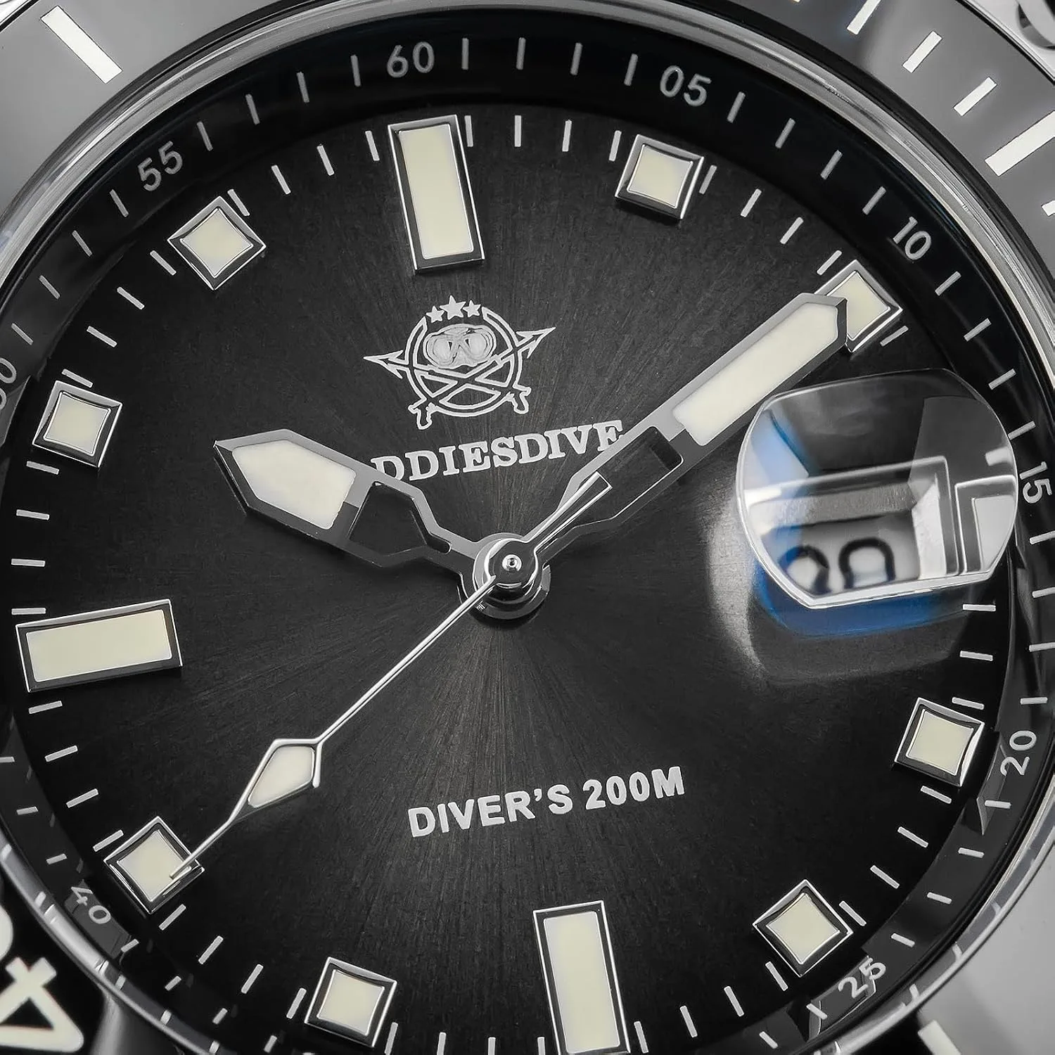 ADDIESDIVE 41 MM Mens Dive Watch Quartz Movement Watches for Men Easy to Read Dial 200 M Waterproof BGW9 Luminous Analog Orange/Red/Green/Black Gradient Dial