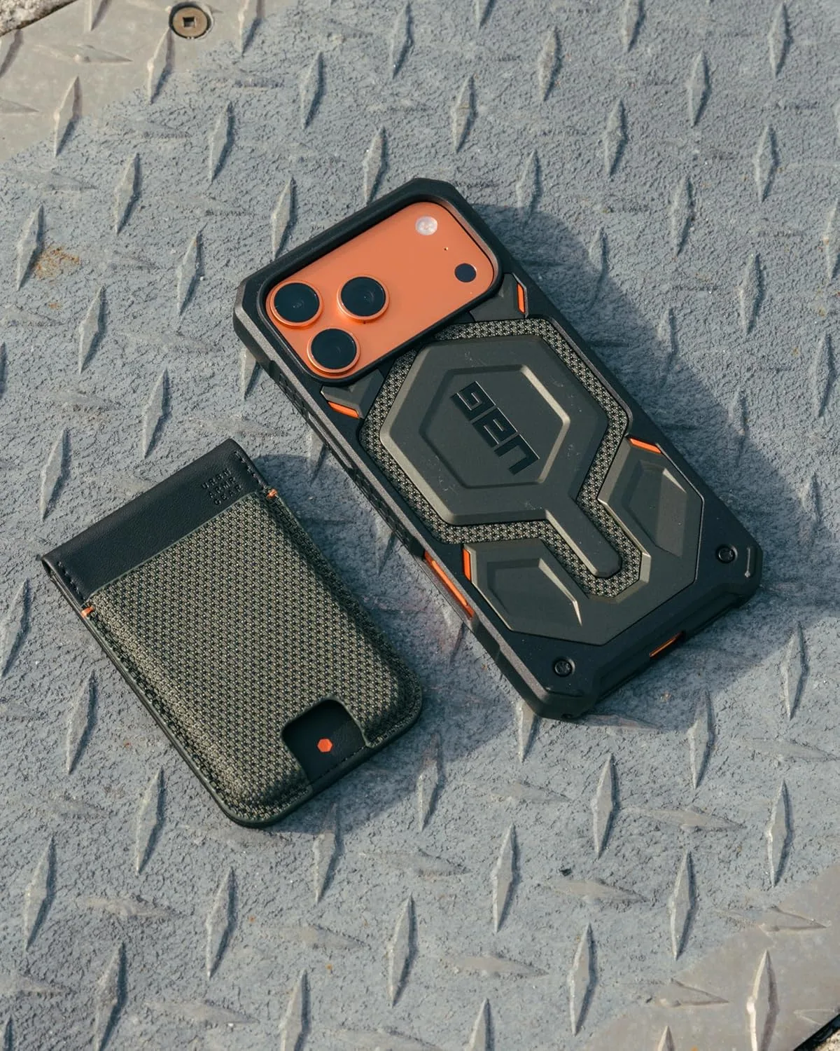 UAG Monarch Pro for iPhone 18 Pro Max Case/iPhone 17 Pro Max Case, Green