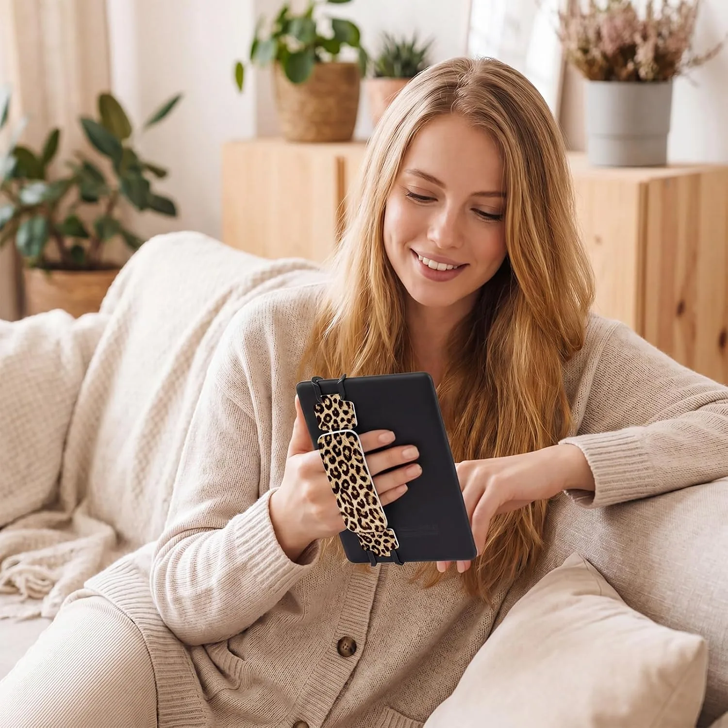 Hand Strap Holder for Kindle Brown Leopard