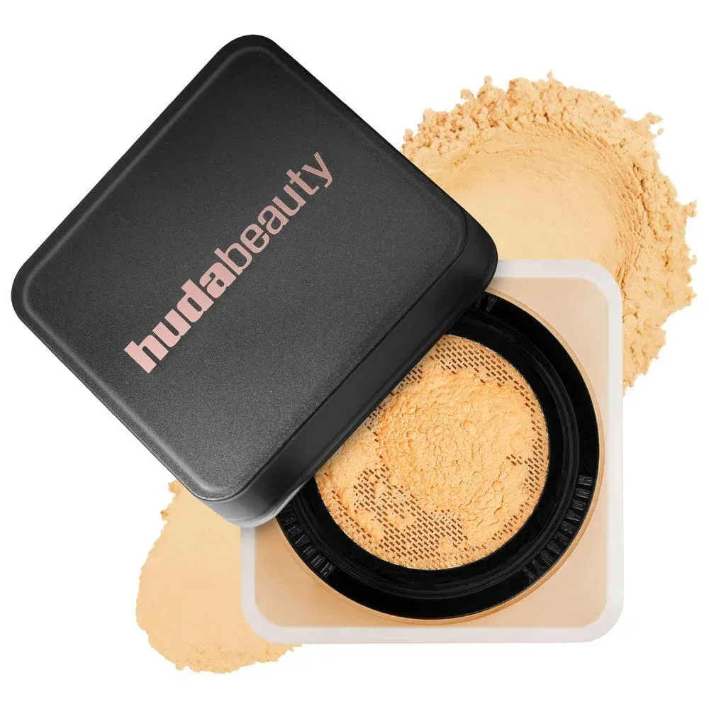 Easy Bake Polvo Suelto Difuminador para Hornear y Fijar - Cherry Peach cherry blossom cake (sheer soft pink) & peach pie (light peach) - Blondie light, medium, and tan skin tones. golden undertones