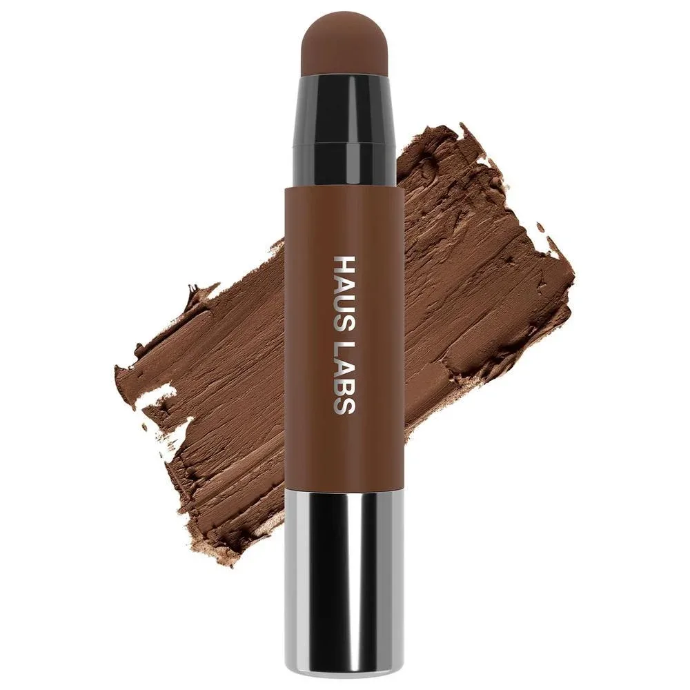 Precision Sculpt Bálsamo Contorneador en Barra - Model shadow for deep skin tones with neutral undertones - Taper shadow for light medium to medium deep skin tones of a