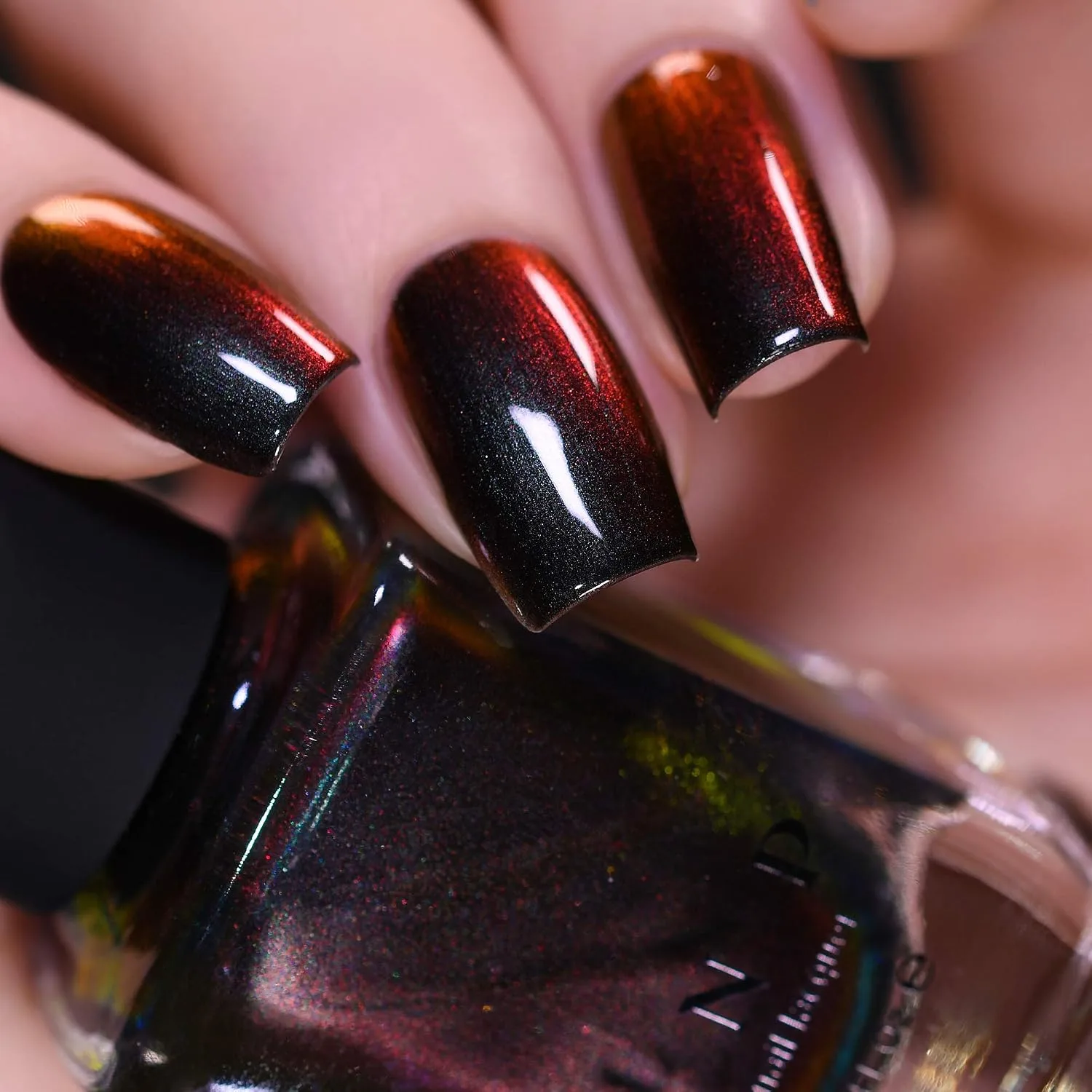 ILNP Eclipse - Black to Red Chrome Nail Polish, Color Changing Multichrome, Red and Black Nail Polish, Non-Toxic, Vegan