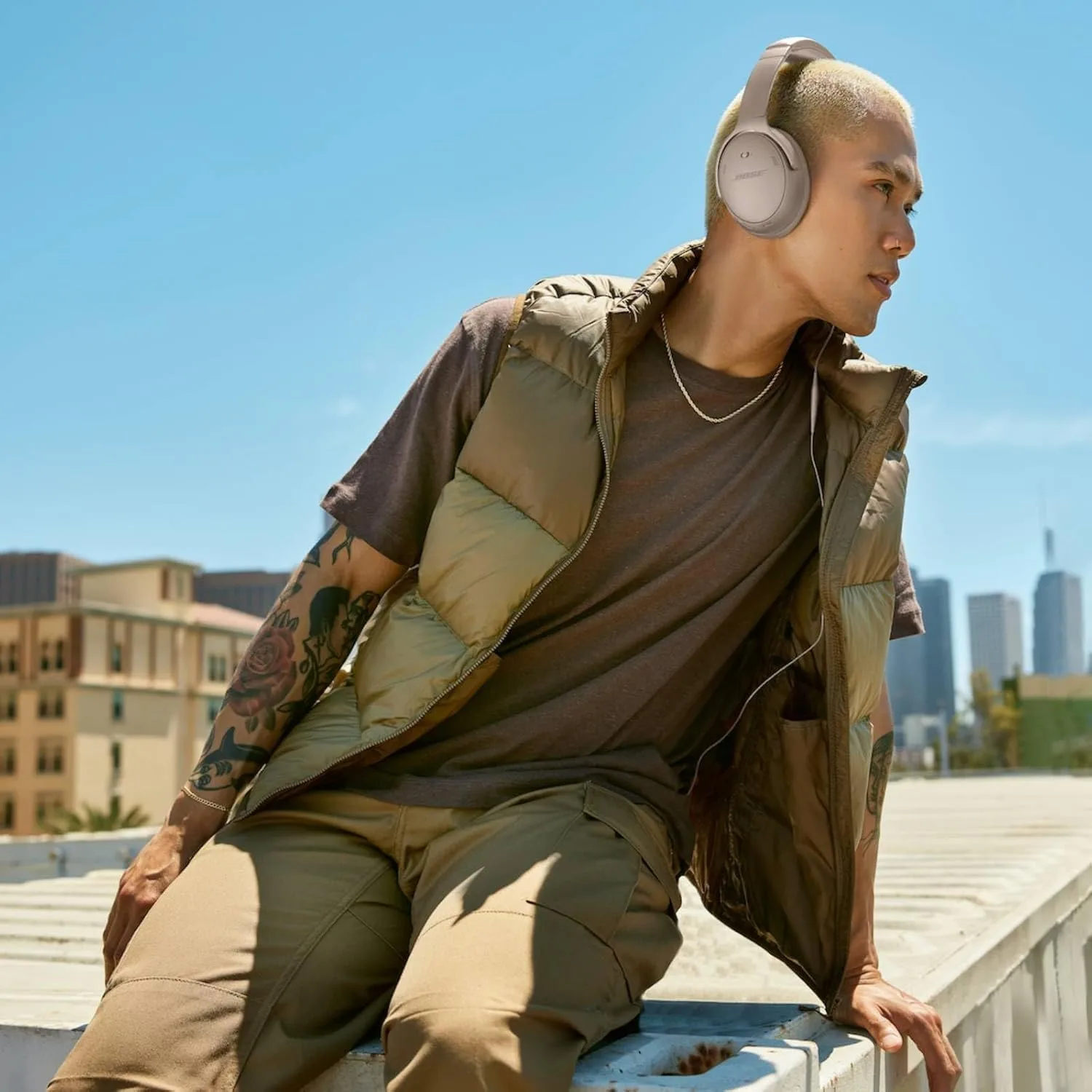 Bose QuietComfort Headphones Bundle with Fast Charger - Wireless Bluetooth Over-Ear Noise Cancelling Headphones with Mic, USB-C Charging, Deep Bass, Up to 24 Hours Playtime (Sandstone)