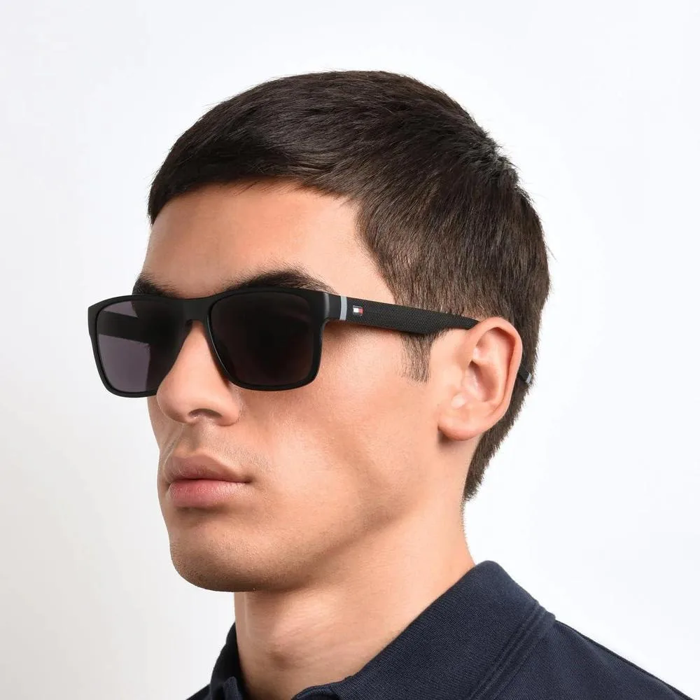 Gafas de Sol Tommy Hilfiger Th 1718/S estilo deportivo con textura de piquet y detalles de bandera icónicos