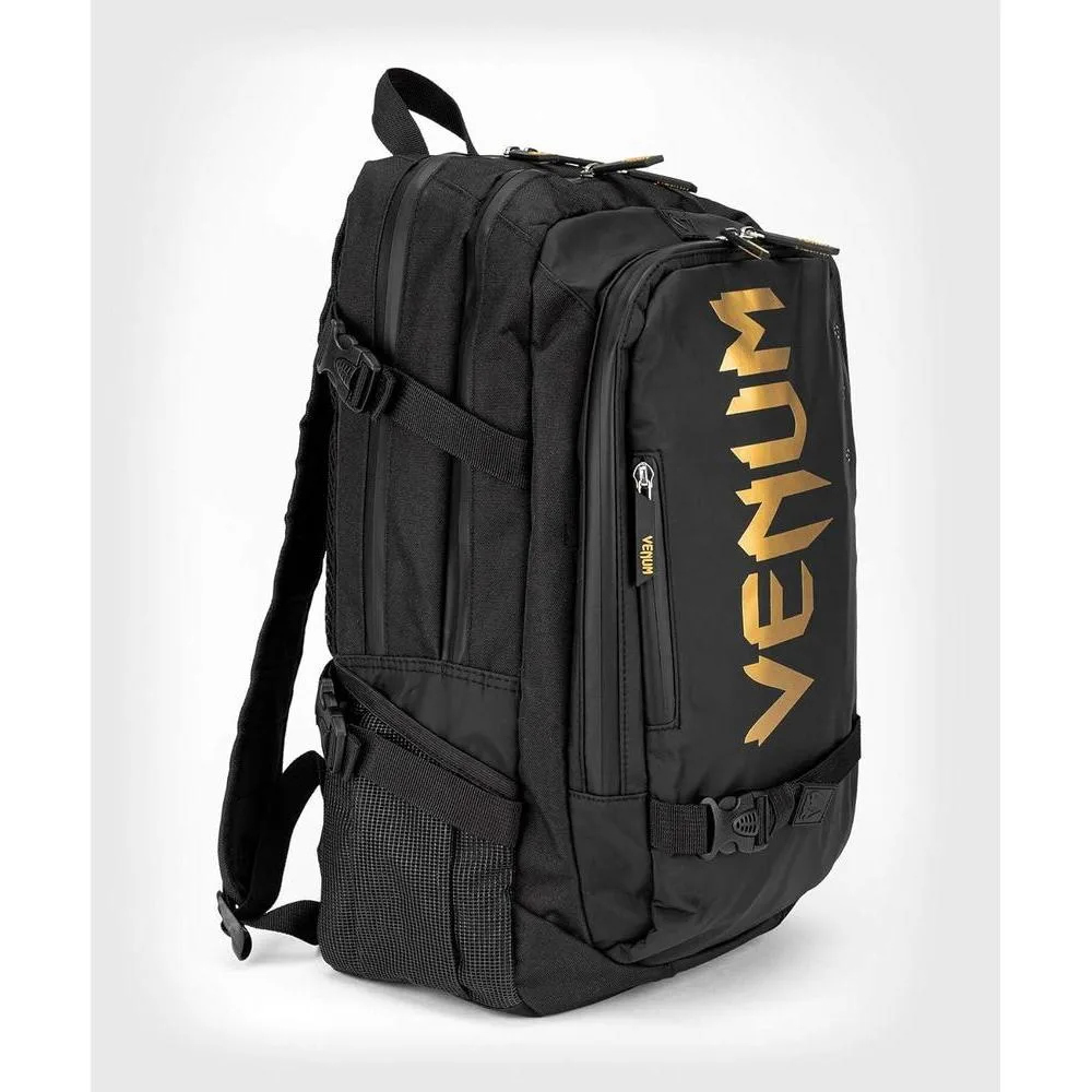Mochila Venum Challenger Pro Evo con diseño ergonómico, correas ajustables y capacidad de 22,5 litros