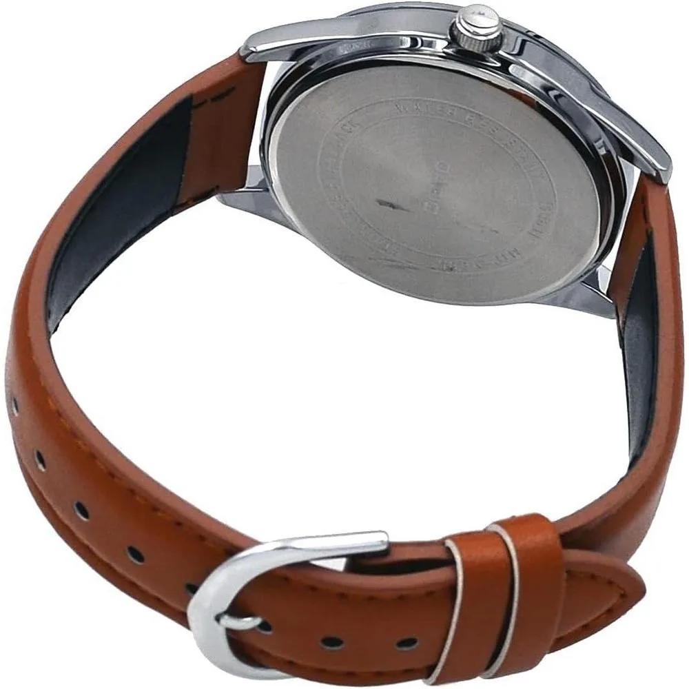Reloj Casio para hombre analógico con esfera azul y banda de cuero marrón, movimiento de cuarzo japonés, resistente al agua