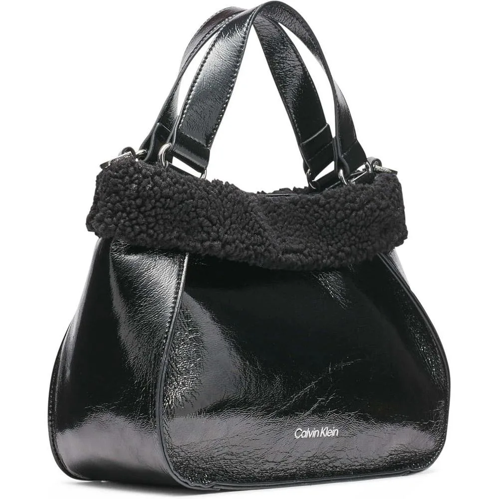 Bolsa Crossbody Novelty Estelle de Calvin Klein para Mujer, Elegante y Funcional para Uso Diario