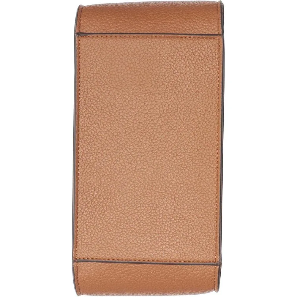Bolsa Crossbody Calvin Klein Estelle Novelty de cuero vegano, elegante y funcional, correas ajustables y almacenamiento versátil