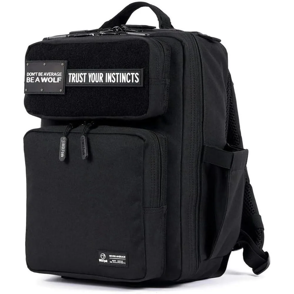 Mochila táctica impermeable WOLFpak con capacidad de 15L, diseño en color negro, personalizable y durable