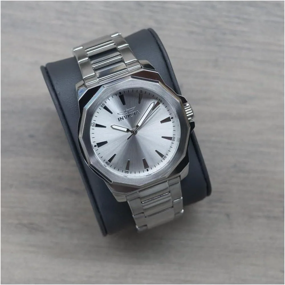 Invicta Speedway Reloj de cuarzo para hombre con correa de acero inoxidable y cierre de botón plegable