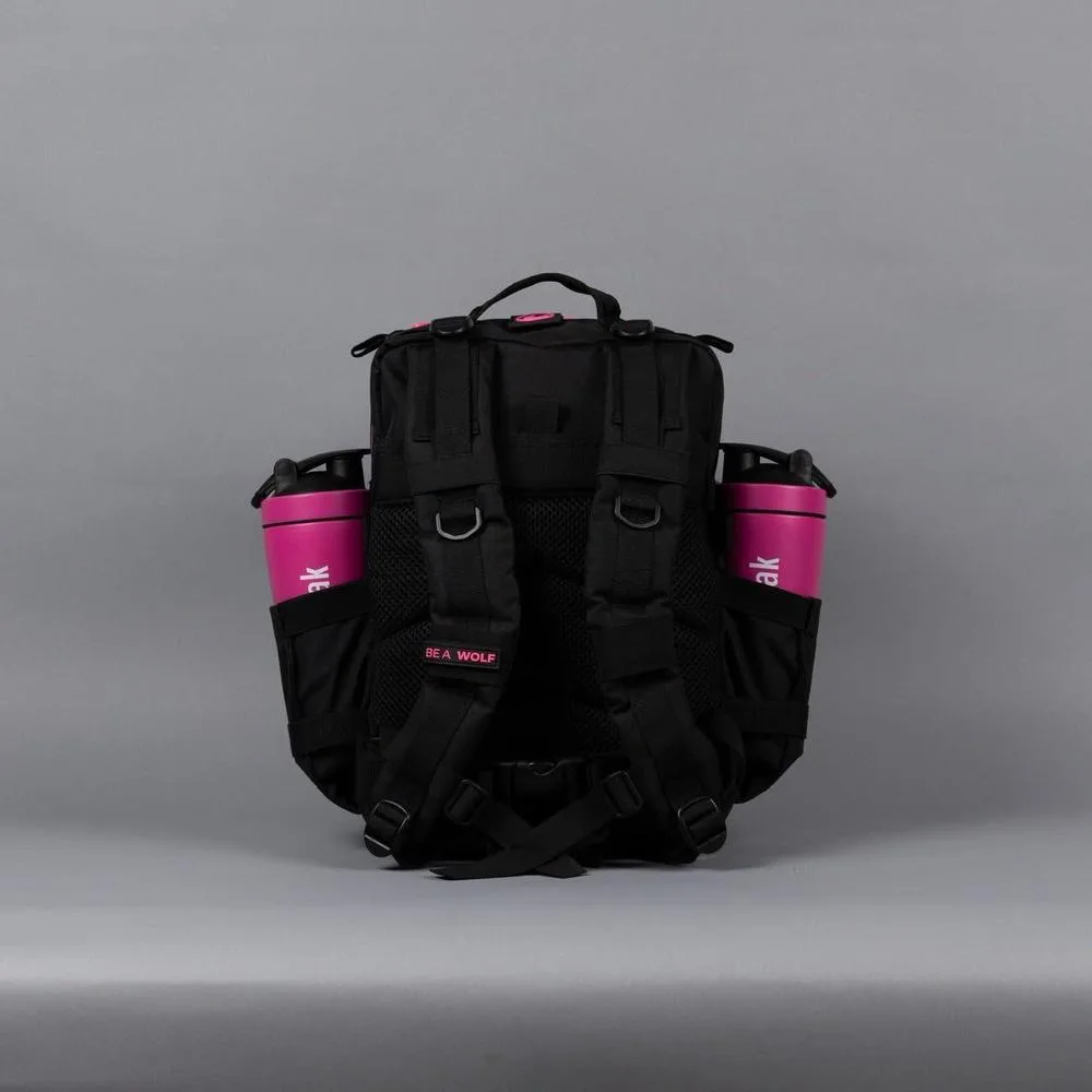 Mochila WOLFpak, versátil y resistente al agua, ideal para viajes o uso diario, con capacidad de personalización y compartimento para laptop