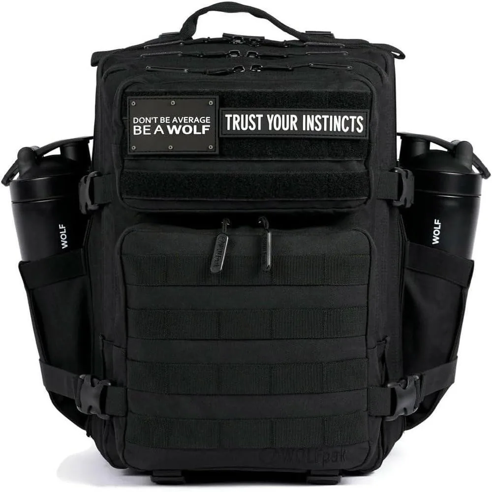 WOLFpak Mochila Negro Alpha de 25L resistente al agua, ideal para viaje o uso diario, con compartimento seguro y personalizable