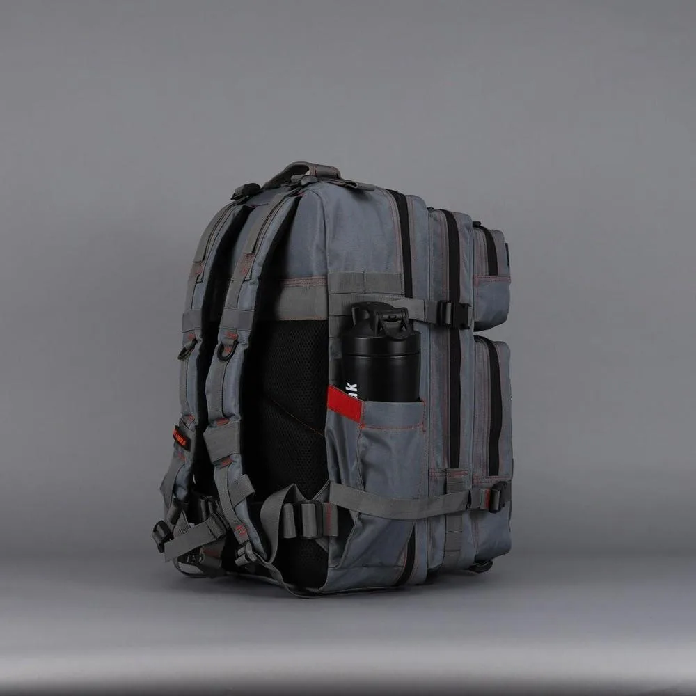 Mochila táctica WOLFpak de 45L color yunque gris para camping, senderismo, gimnasio, personalizable con parches y resistente al agua