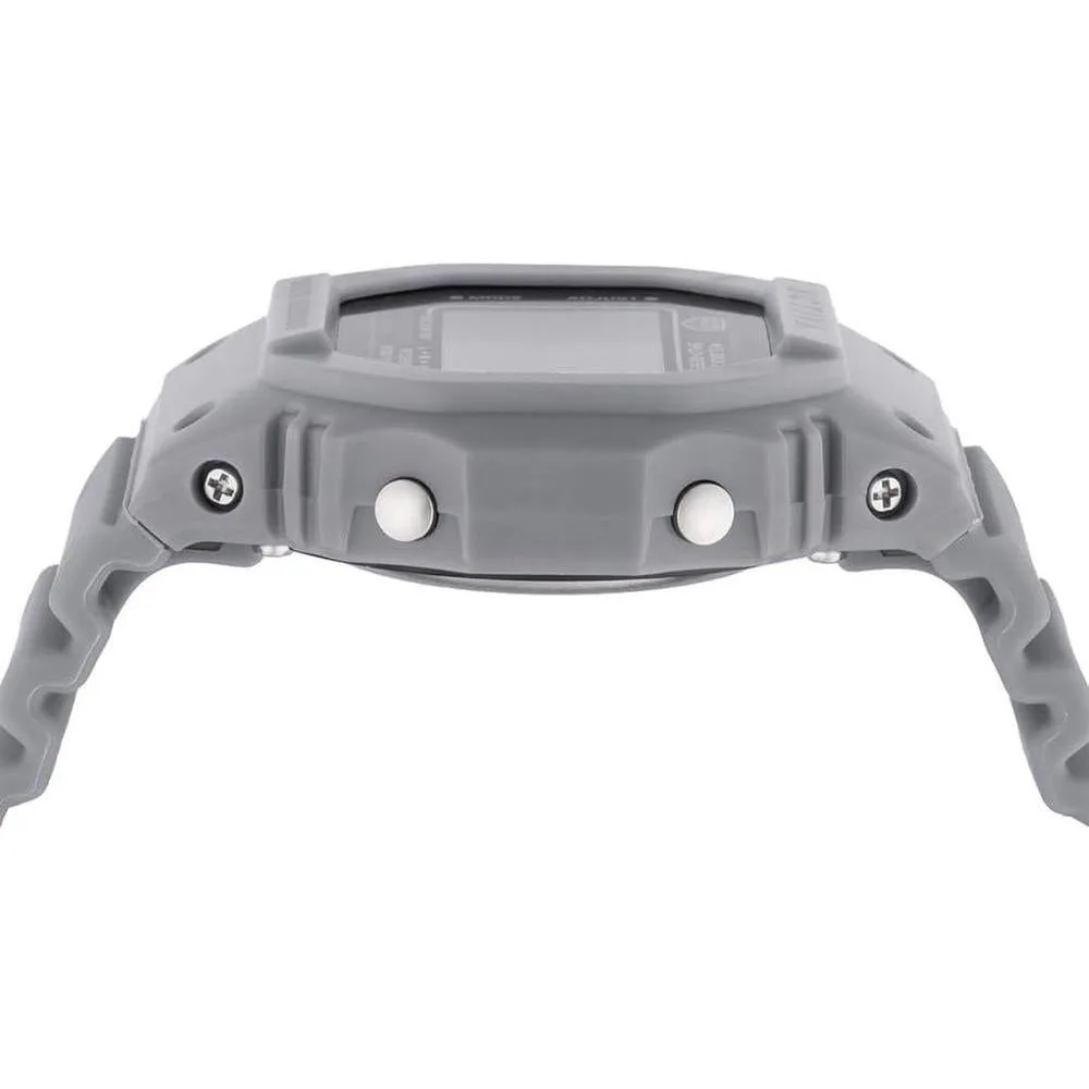 Reloj Invicta resistente a los golpes y al agua, color gris, estilo deportivo