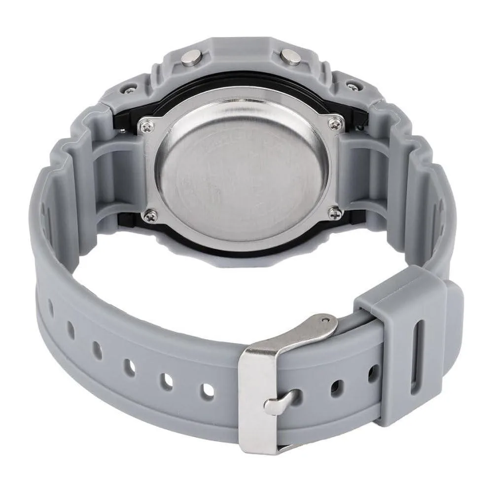 Reloj Invicta resistente a los golpes y al agua, color gris, estilo deportivo