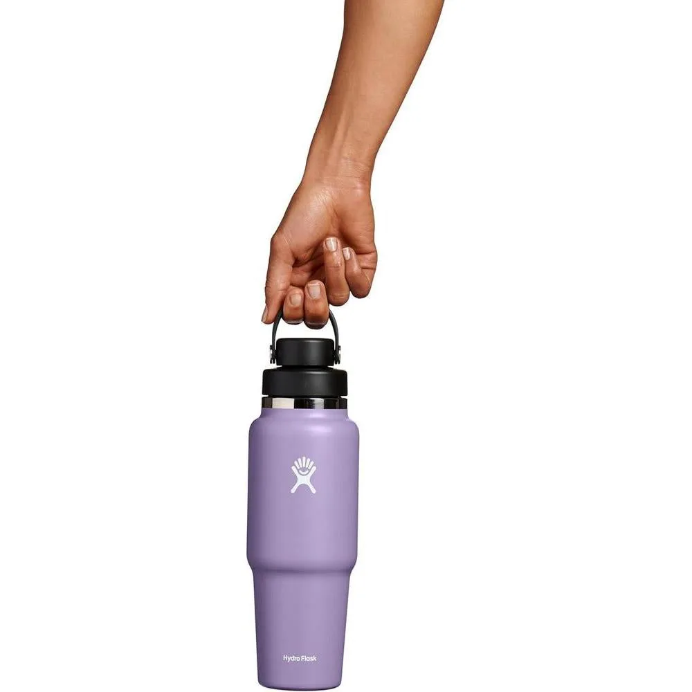 Botella de viaje Hydro Flask con tapa flexible. Mantiene bebidas frías hasta 24 horas y es compatible con portavasos