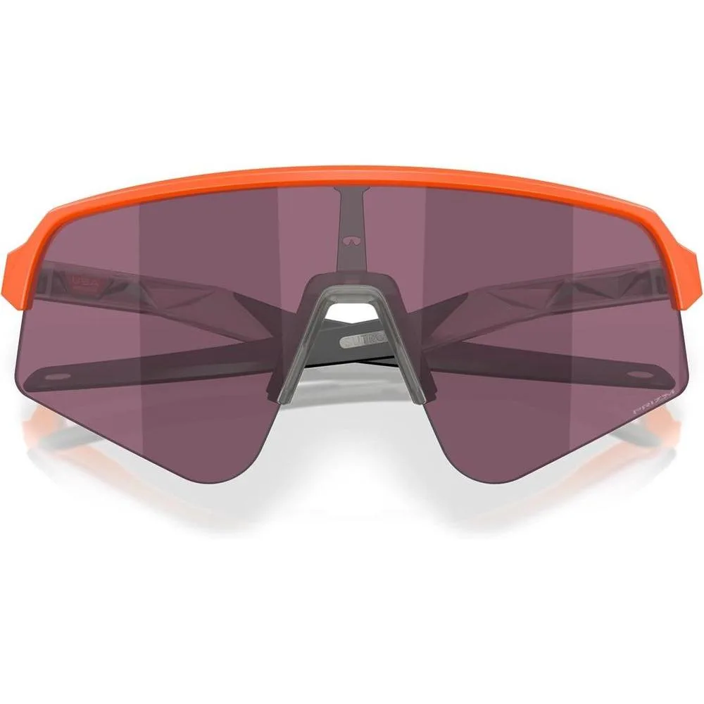 Oakley Oo9465 Sutro Lite Sweep - Gafas de sol rectangulares para hombre color neón mate con lentes Prizm Road negras