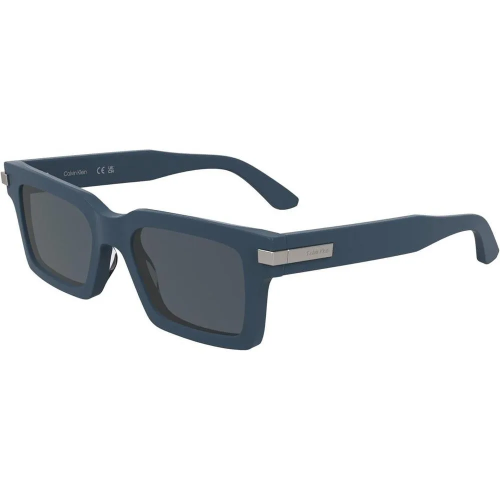 Gafas de sol Calvin Klein Ck25503s con diseño rectangular moderno, construcción en acetato renovado y logotipo en metal