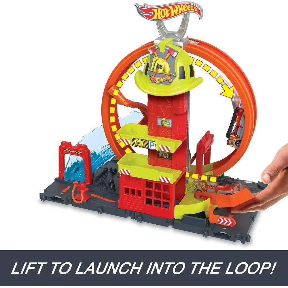 Hot Wheels City con auto de juguete, elevador manual, rampa temática y conexión a otros sets, Estación de Bomberos con super loop