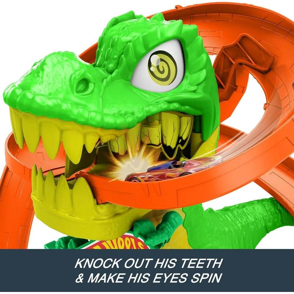 Hot Wheels Toy Car Track Set, City T-Rex Blaze Battle Playset & 1:64 Scale Die-Cast Vehicle with Spinning Dinosaur Eyes