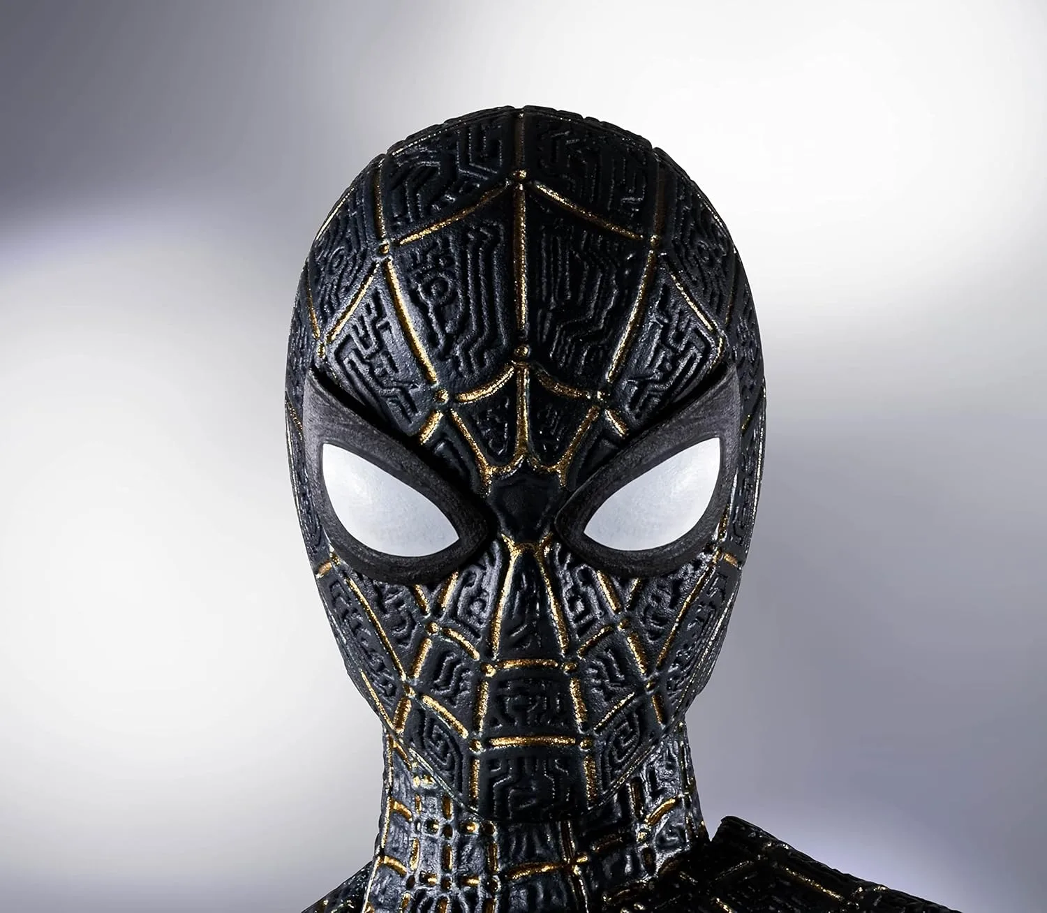 Tamashii Nations - Spider-Man: No Way Home - Spider-Man (Traje Negro y Dorado) S.H.Figuarts Action Figure