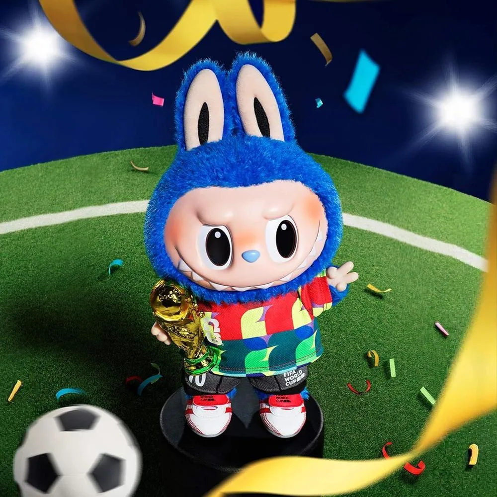 POP MART THE Monsters × FIFA: Peluche Labubu con Ropa Copa Mundial 2026, Regalo para Fans de Deportes, Adolescentes y Adultos