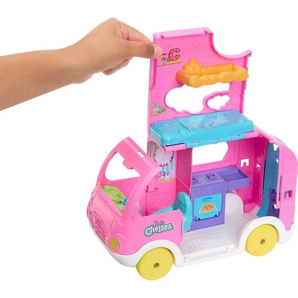 Barbie Camper Chelsea Playset 2-en-1 con Muñeca Pequeña, 2 Mascotas y 15 Accesorios - Exclusivo de Amazon