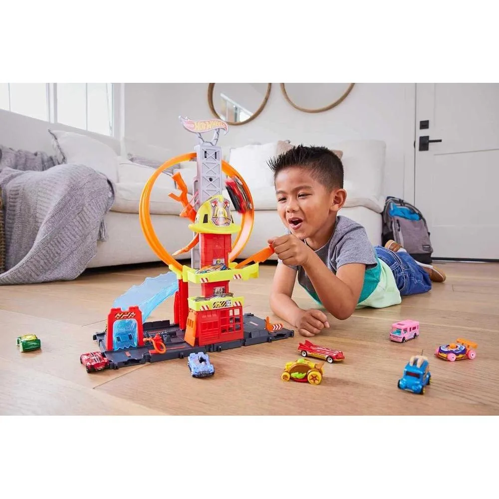 Set de Juego Hot Wheels City Super Loop Fire Station con 1 Auto de Juguete
