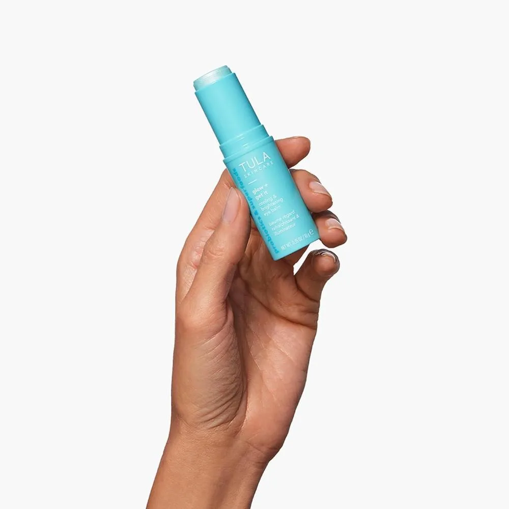 Bálsamo Para Ojos Tula Glow & Get It, Hidrata E Ilumina Área Debajo De Ojos, Trata Ojeras, Portátil Y Perfecto Para Usar En Movimiento, 10g