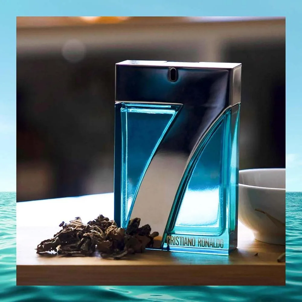 CR7 Origins de Cristiano Ronaldo Eau De Toilette con sorbete de piña, mandarina y pachulí, fragancia fresca para hombre