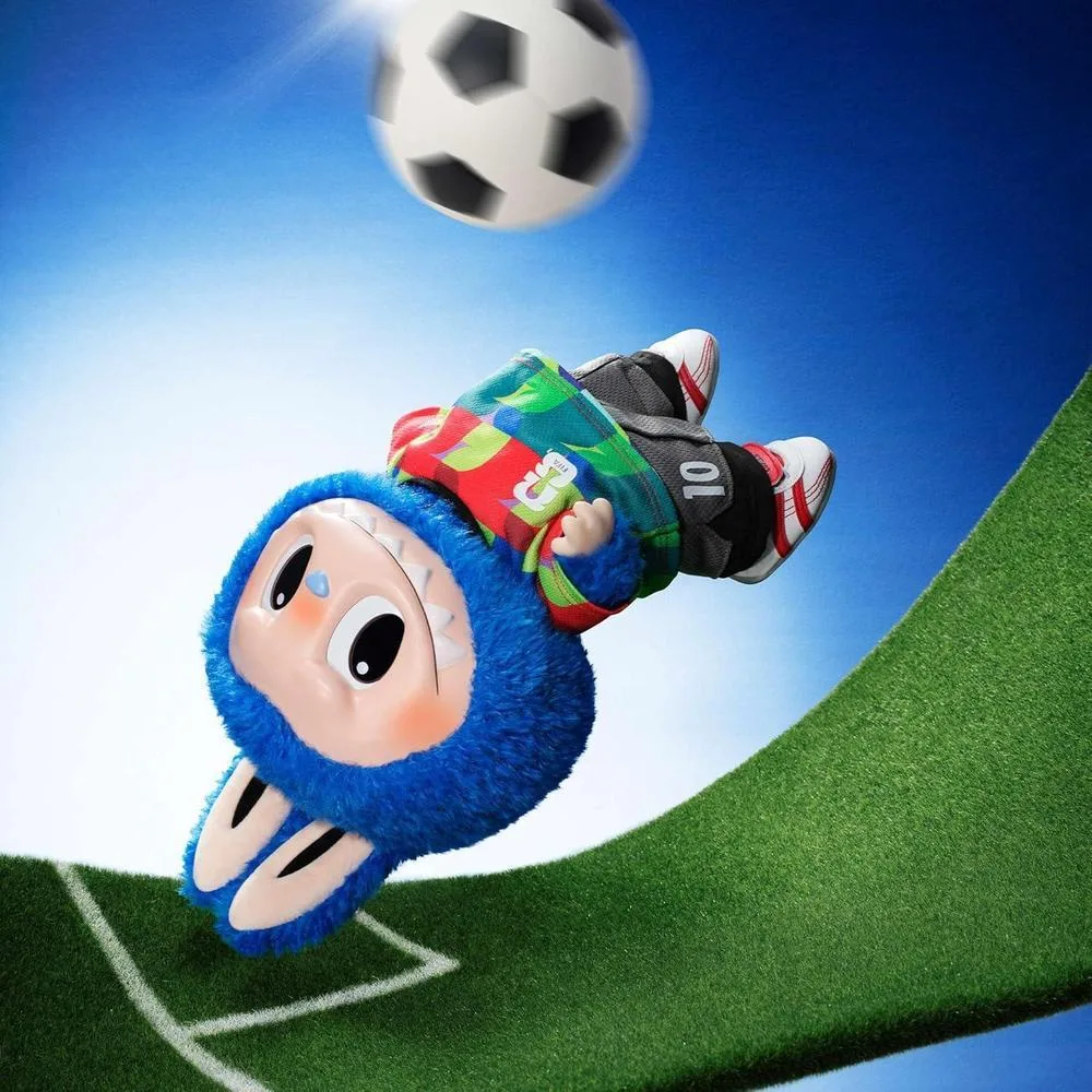 POP MART THE Monsters × FIFA: Peluche Labubu con Ropa Copa Mundial 2026, Regalo para Fans de Deportes, Adolescentes y Adultos