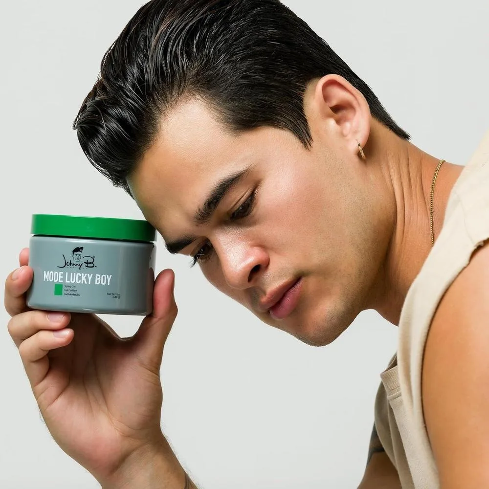 JOHNNY B. Gel Mode Lucky Boy para peinar, fórmula sin alcohol que crea apariencia de cabello más grueso y define peinados
